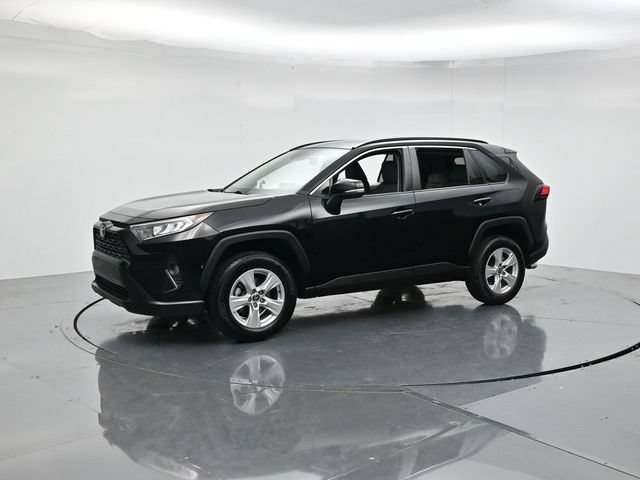 Used 2021 Toyota RAV4 XLE FWD image 5