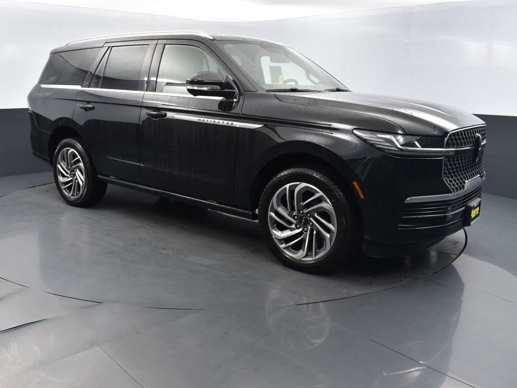 New 2025 Lincoln Navigator Reserve image 3