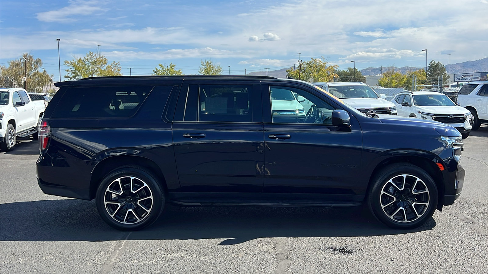 Certified 2023 Chevrolet Suburban RST AWD/4WD image 4