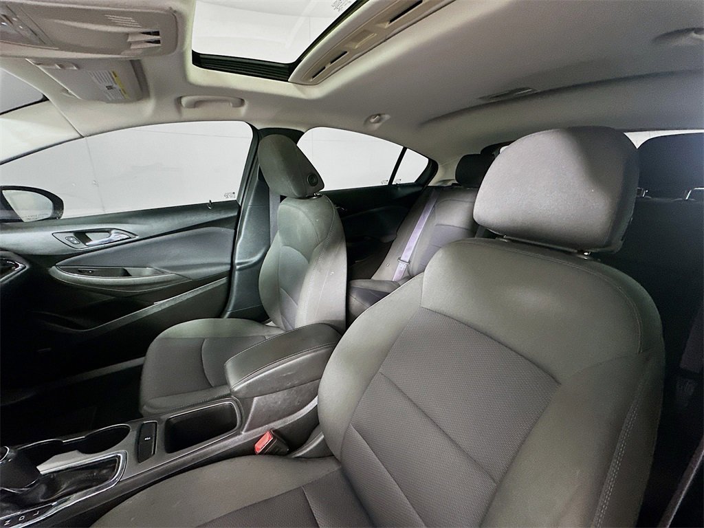 Used 2017 Chevrolet Cruze LT w/ Sun And Sound Package image 21