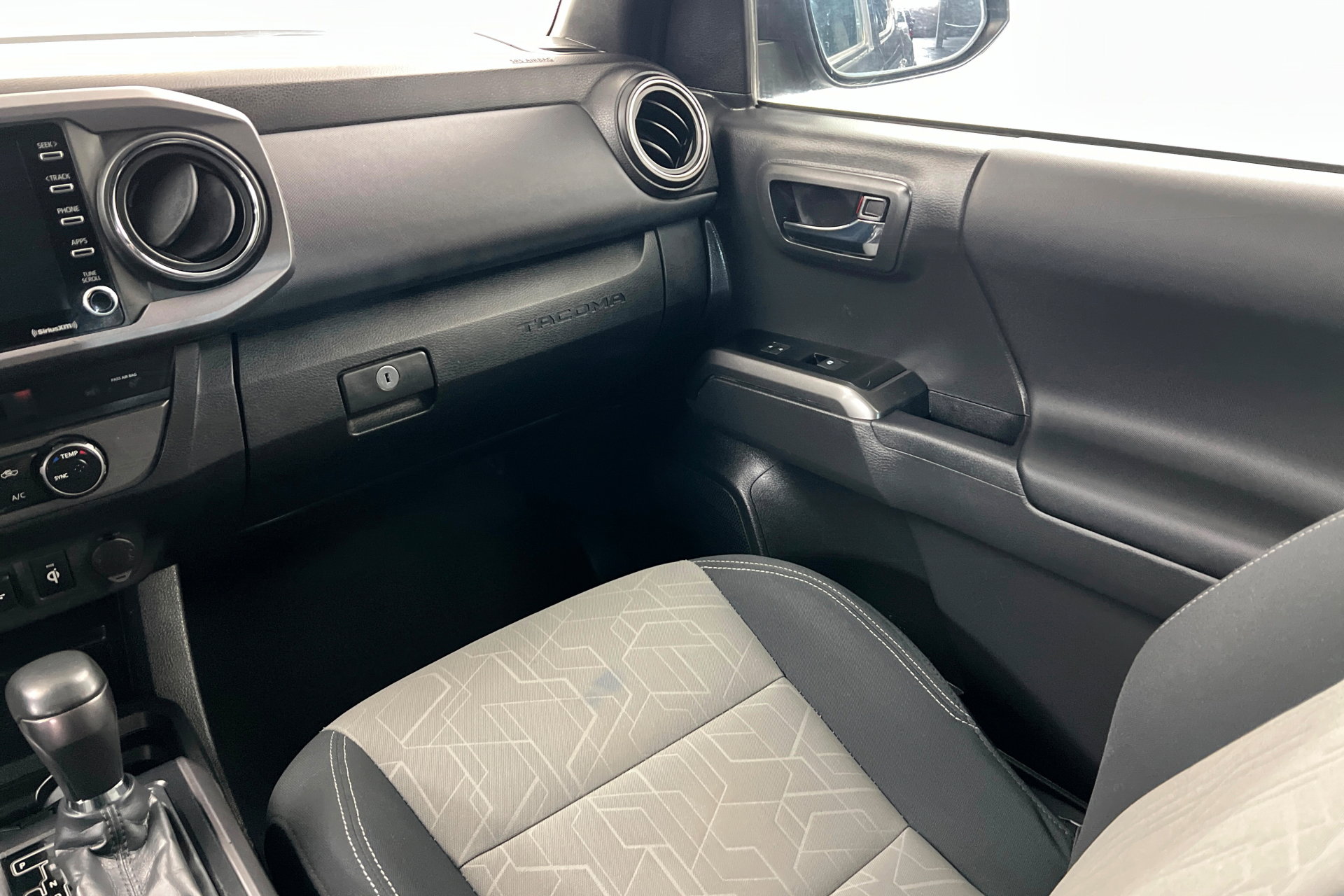 Used 2023 Toyota Tacoma TRD Off-Road image 11