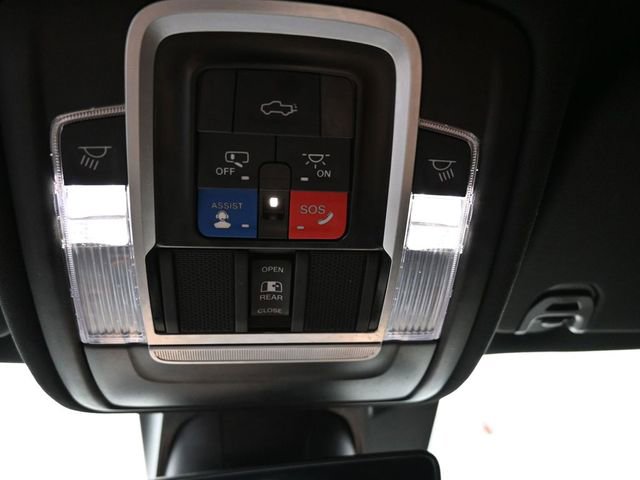 Used 2022 RAM 1500 Limited w/ Body-Colour Bumper Group image 32