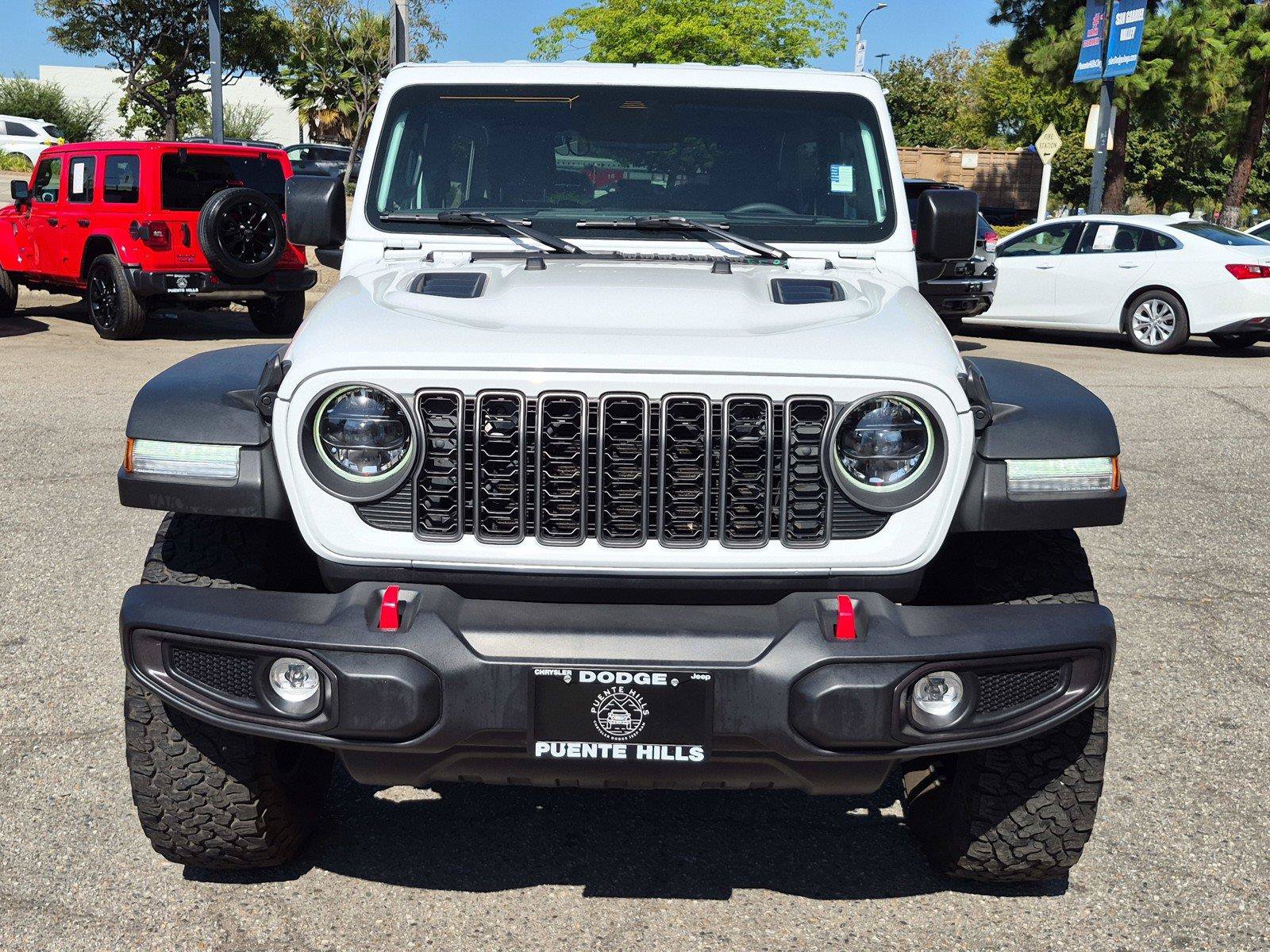 Certified 2025 Jeep Wrangler Unlimited Rubicon AWD/4WD image 3