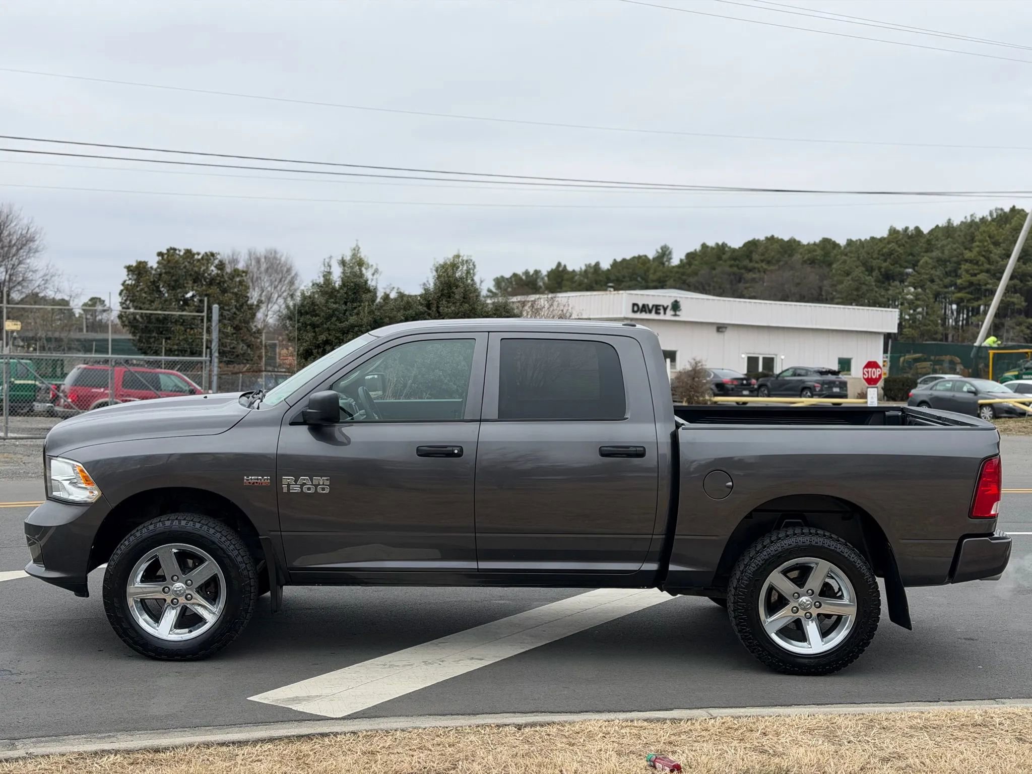 Used 2017 RAM 1500 Express image 7