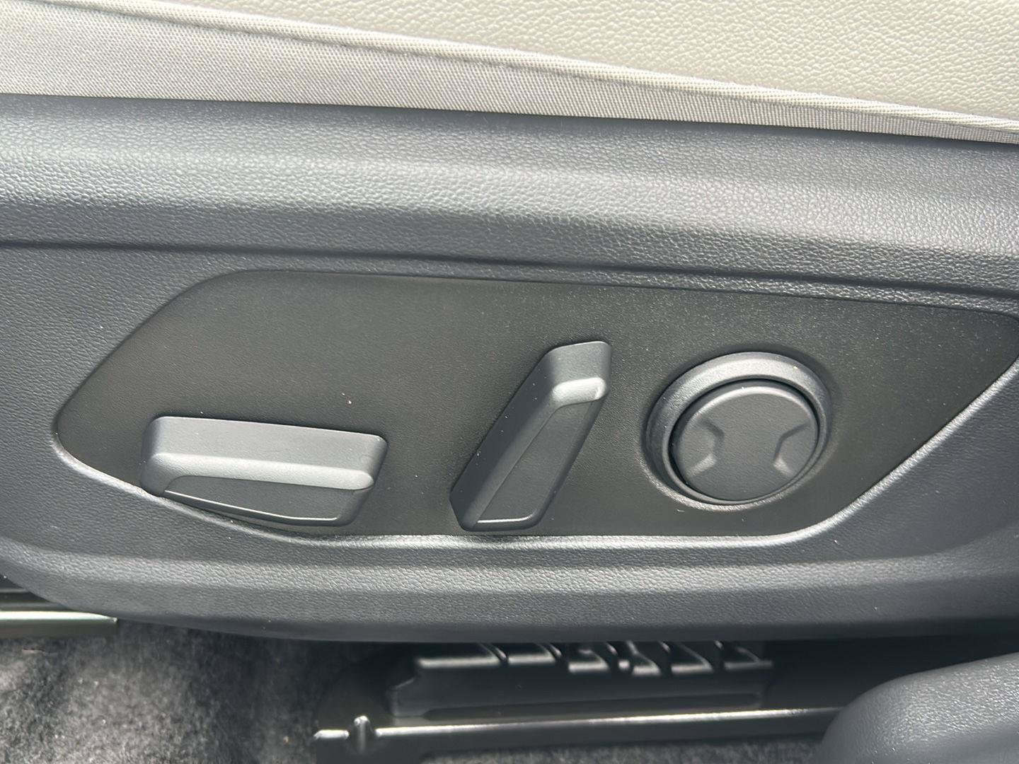 Certified 2024 Hyundai Tucson Limited AWD/4WD image 16