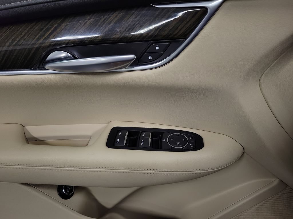 Used 2019 Cadillac XT5 FWD image 27