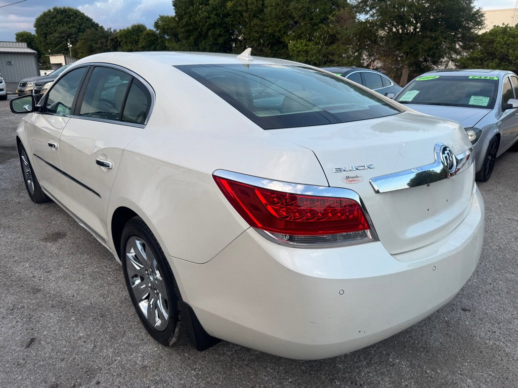 Used 2011 Buick LaCrosse CXL w/ Driver Confidence Package FWD image 4