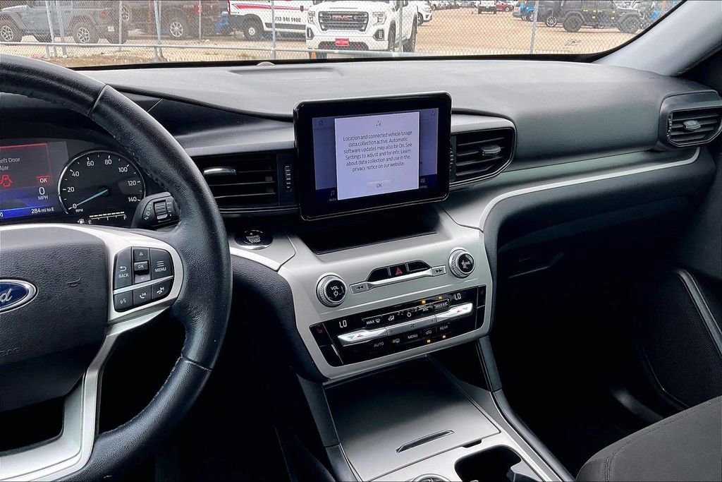 Used 2021 Ford Explorer XLT image 28