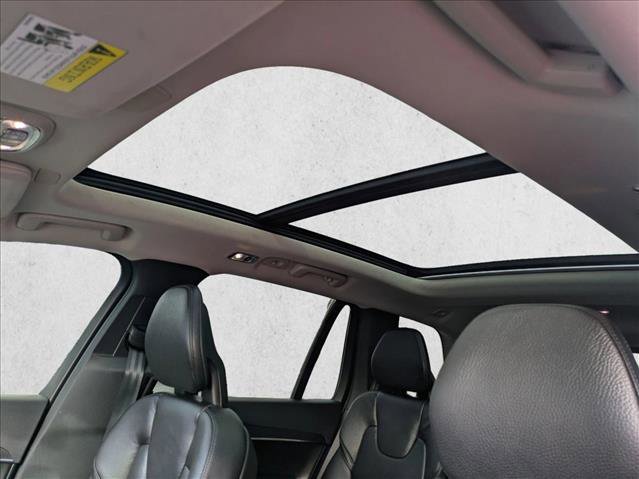 Used 2020 Volvo XC90 T6 Momentum w/ Protection Package Premier image 23