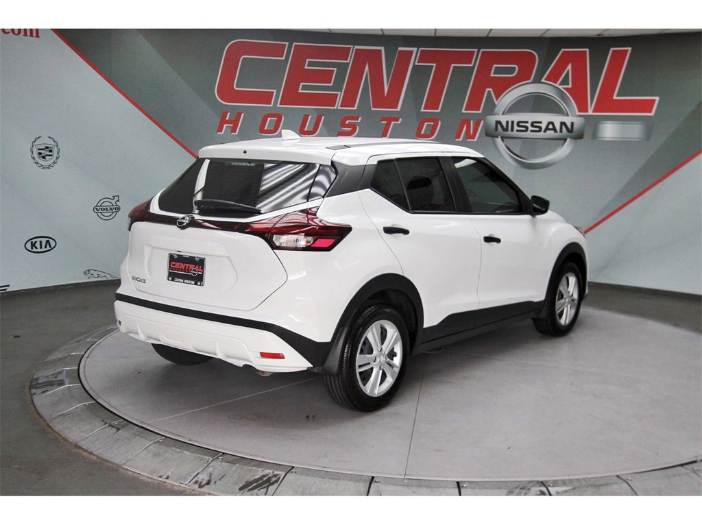 Used 2025 Nissan Kicks Play S image 10