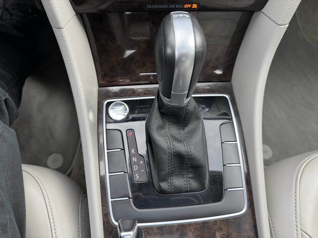 Used 2015 Volkswagen Passat TDI SEL Premium image 36