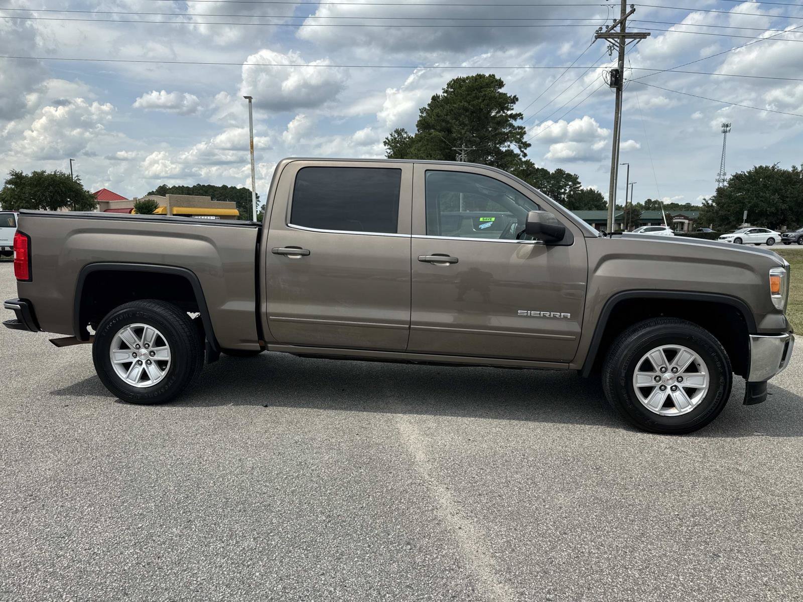 Used 2015 GMC Sierra 1500 SLE w/ SLE Value Package RWD image 2
