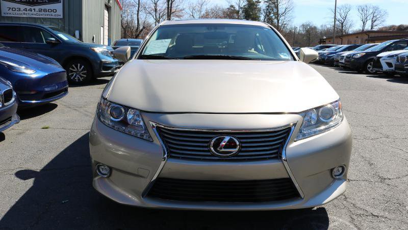 Used 2015 Lexus ES 350 4dr Sdn w/ Luxury Package image 2