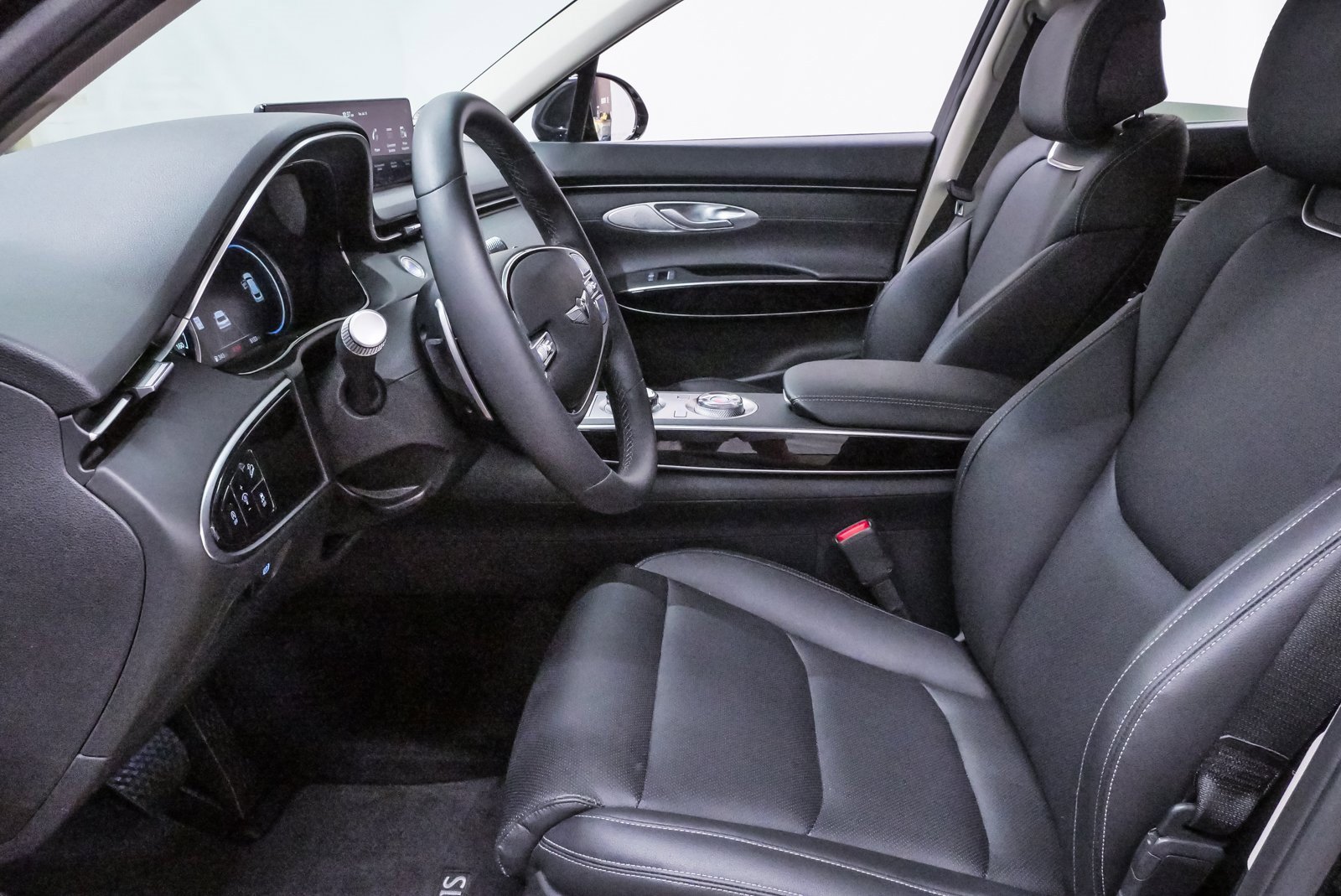 Certified 2025 Genesis GV70 2.5T image 9