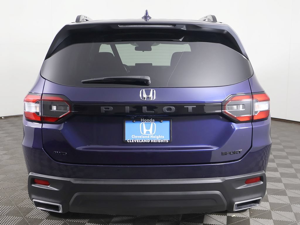 Certified 2024 Honda Pilot Sport image 11