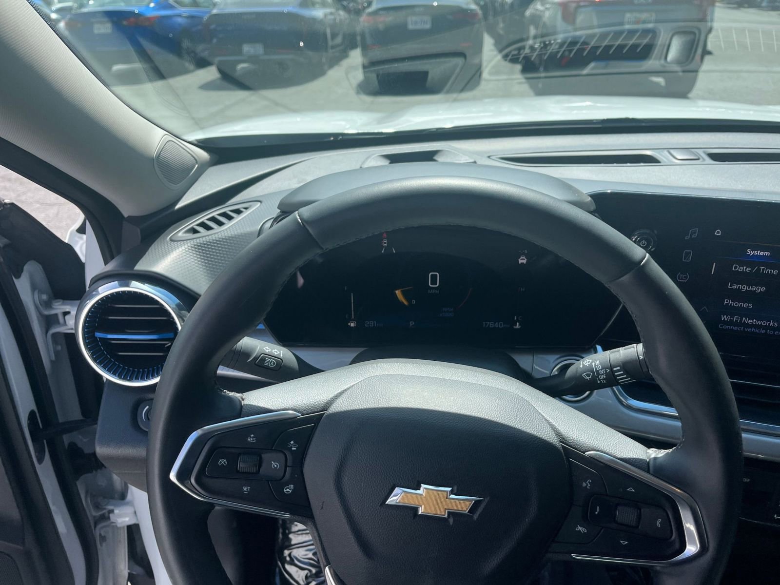 Used 2025 Chevrolet Trax LT w/ LT Convenience Package FWD image 29