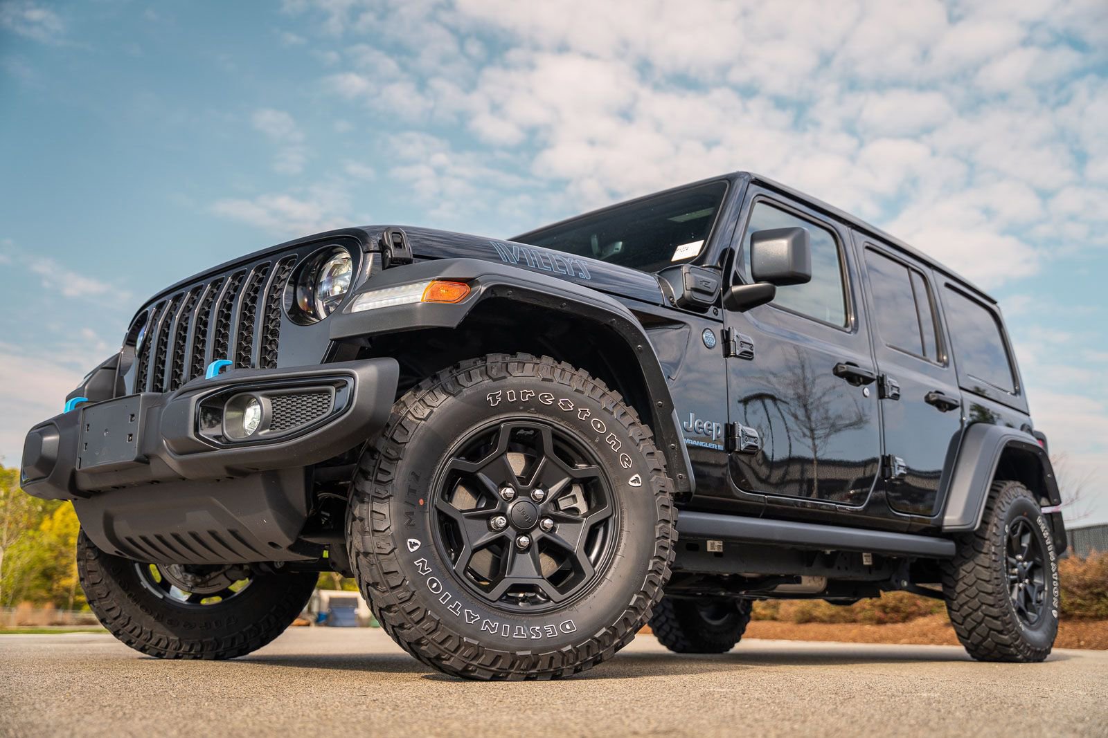 Used 2023 Jeep Wrangler Unlimited w/ Sun & Screen Package image 5