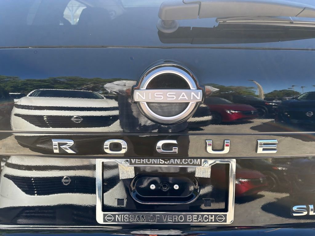 Used 2023 Nissan Rogue SL w/ SL Premium Package image 10