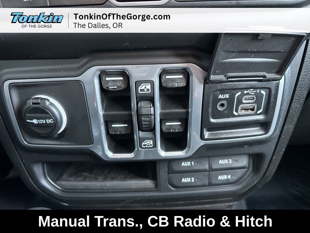 Used 2018 Jeep Wrangler Unlimited Sahara AWD/4WD image 23