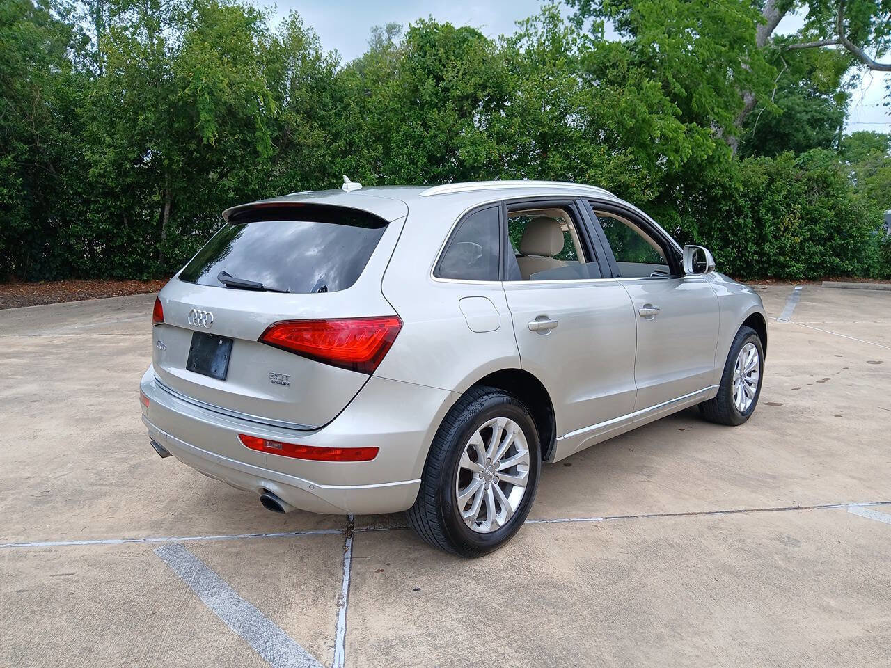 Used 2016 Audi Q5 2.0T Premium Plus w/ Technology Package AWD/4WD image 8