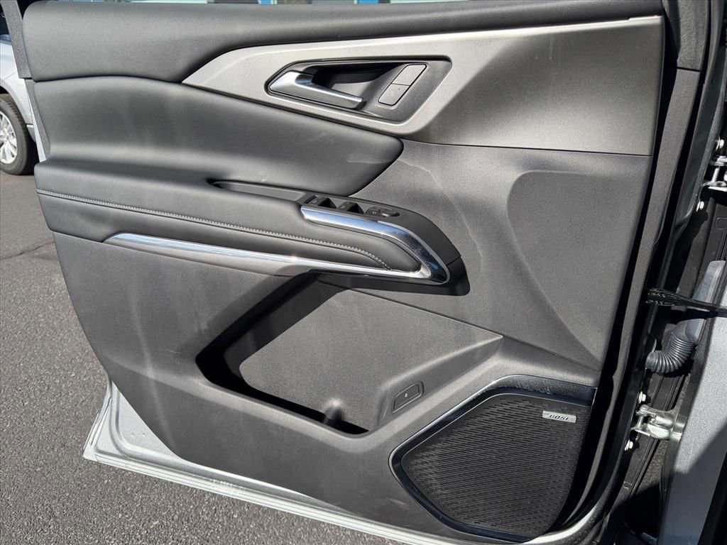 New 2026 Chevrolet Traverse LT w/ Enhanced Driving Package image 9