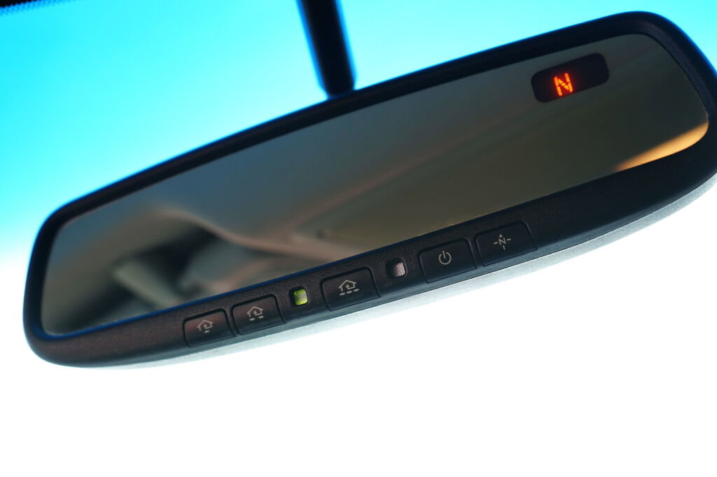 Used 2014 INFINITI Q60 Sport image 23