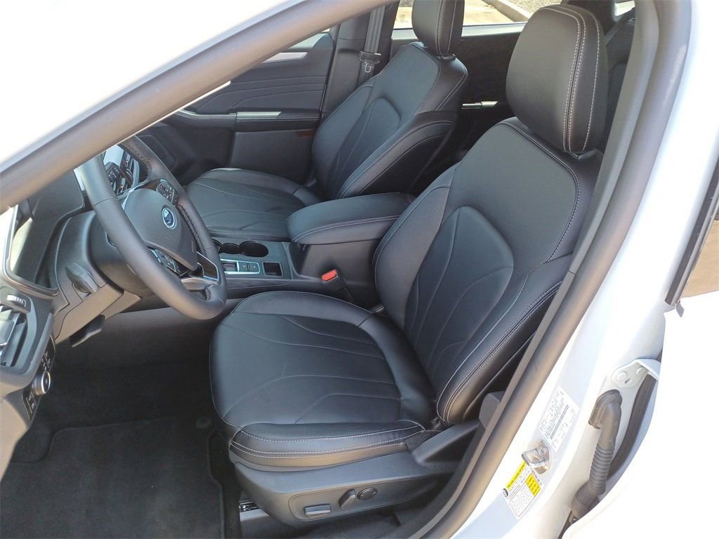 New 2025 Ford Escape Platinum w/ Premium Technology Package FWD image 12