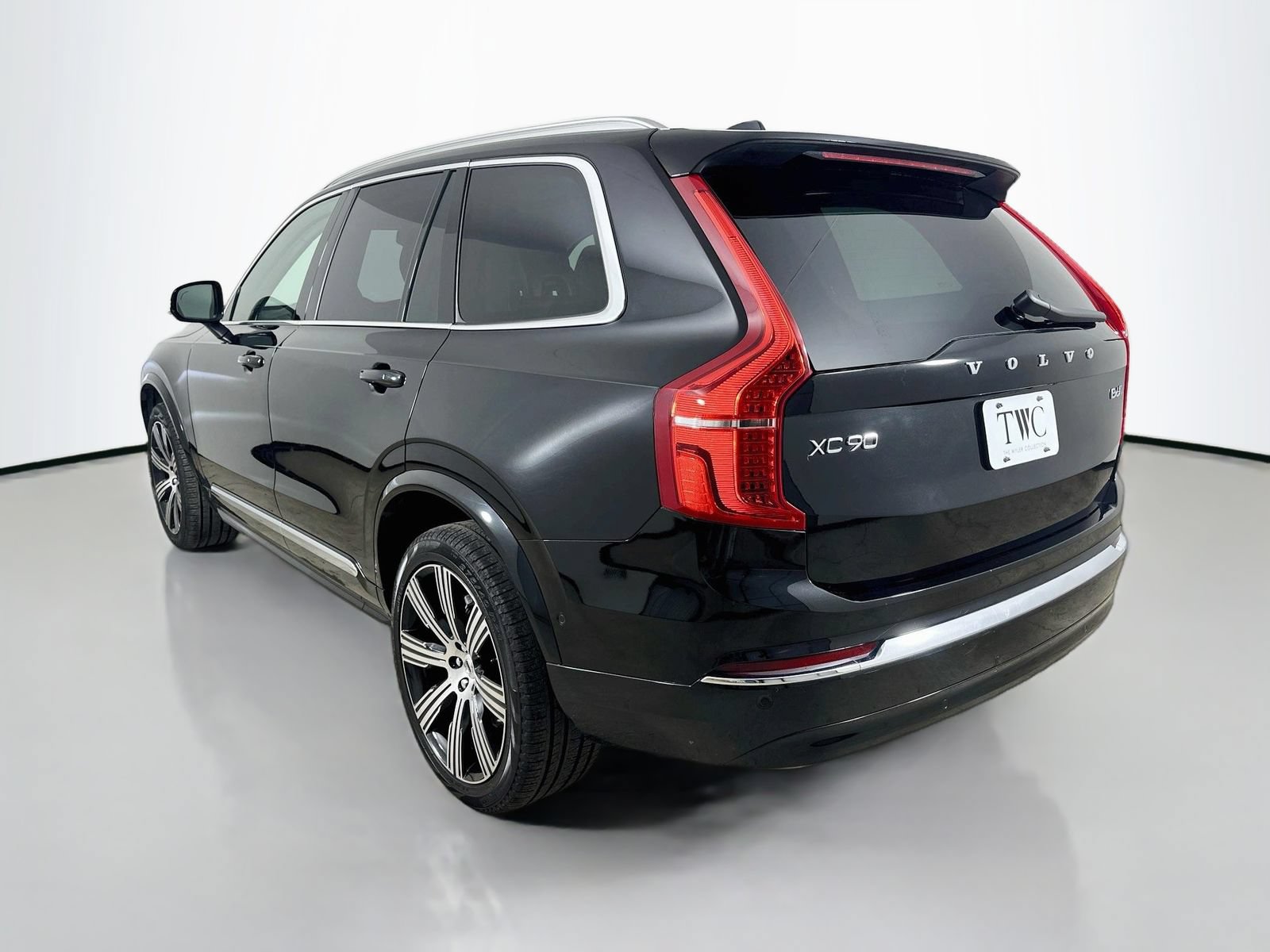 Used 2025 Volvo XC90 B6 Plus w/ Protection Package AWD/4WD image 7