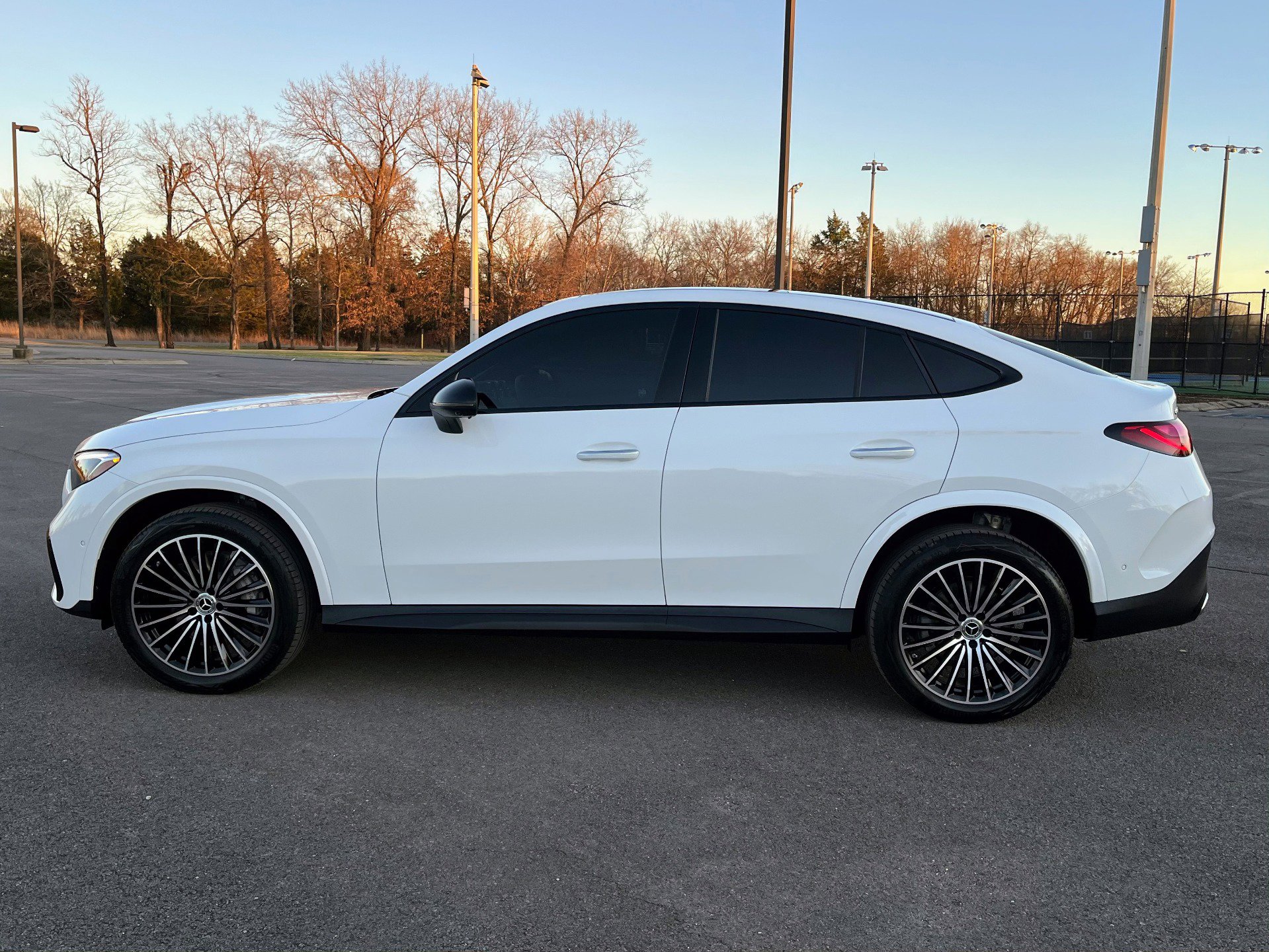 Used 2025 Mercedes-Benz GLC 300 4MATIC NIGHT PKG, AMG LINE PKG image 7