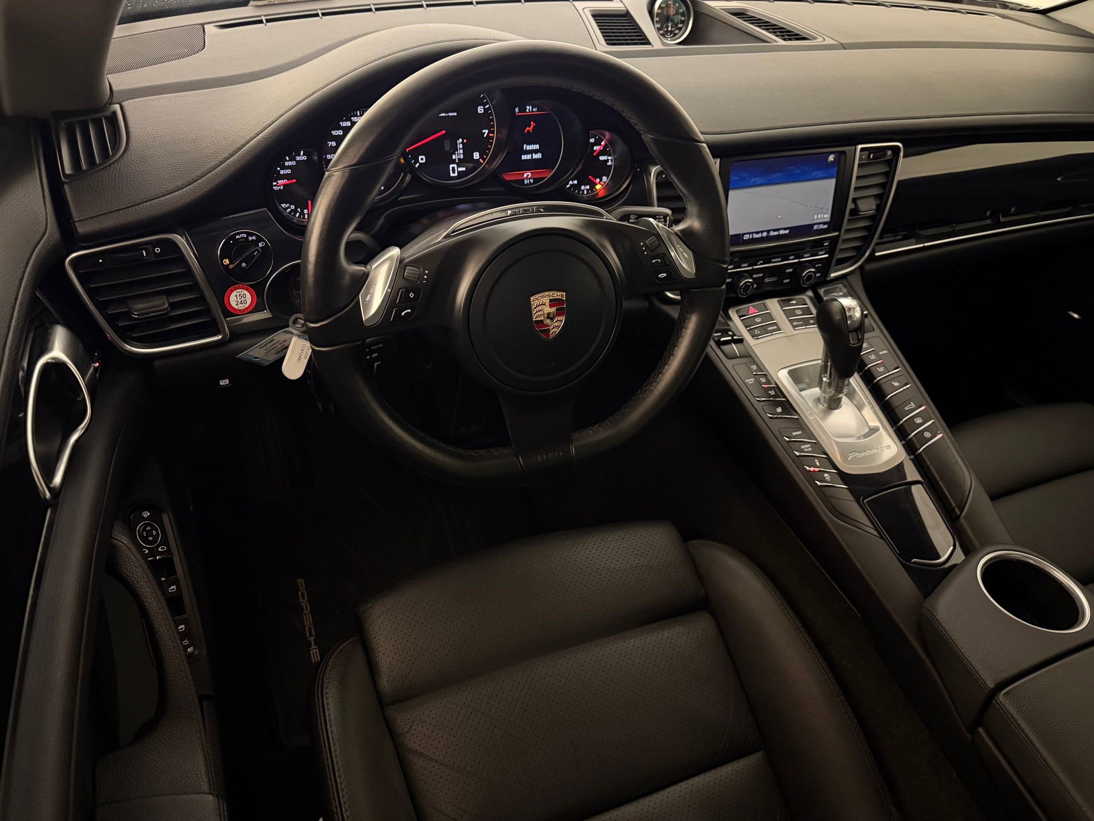 Used 2012 Porsche Panamera 4 image 4