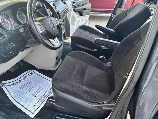 Used 2014 Dodge Grand Caravan American Value Package w/ UConnect Hands-Free Group FWD image 11