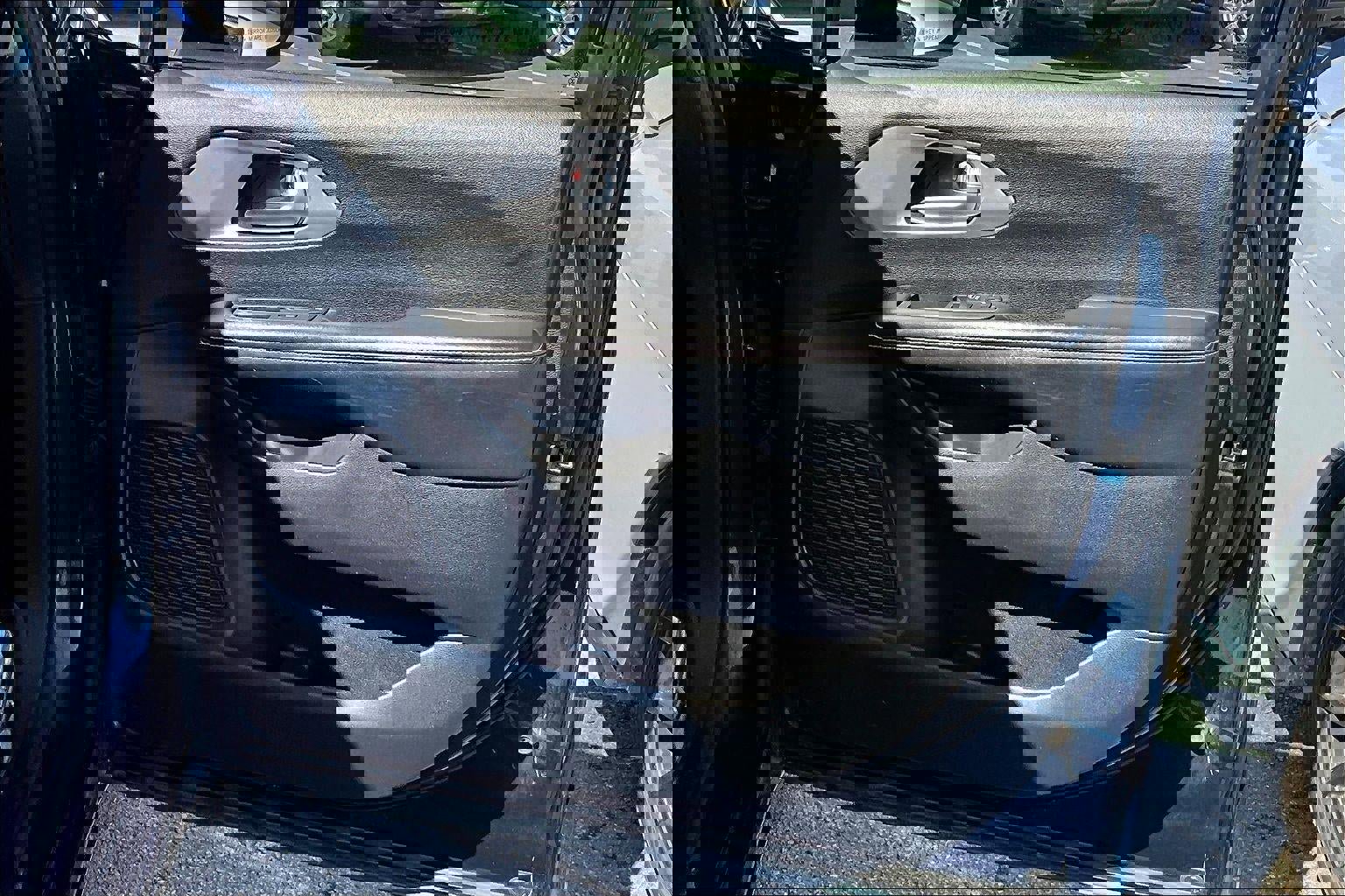 Used 2021 Chrysler Pacifica Touring-L w/ Uconnect Theater Family Group image 20