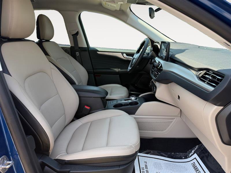Used 2022 Ford Escape SEL w/ Technology Package image 16