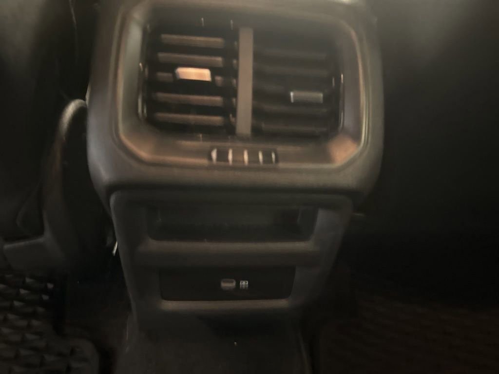 Used 2023 Volkswagen Taos SE image 18