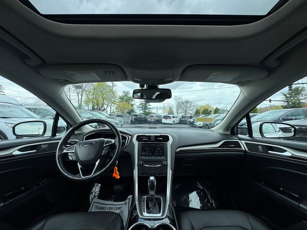 Used 2015 Ford Fusion SE w/ Equipment Group 202A FWD image 15