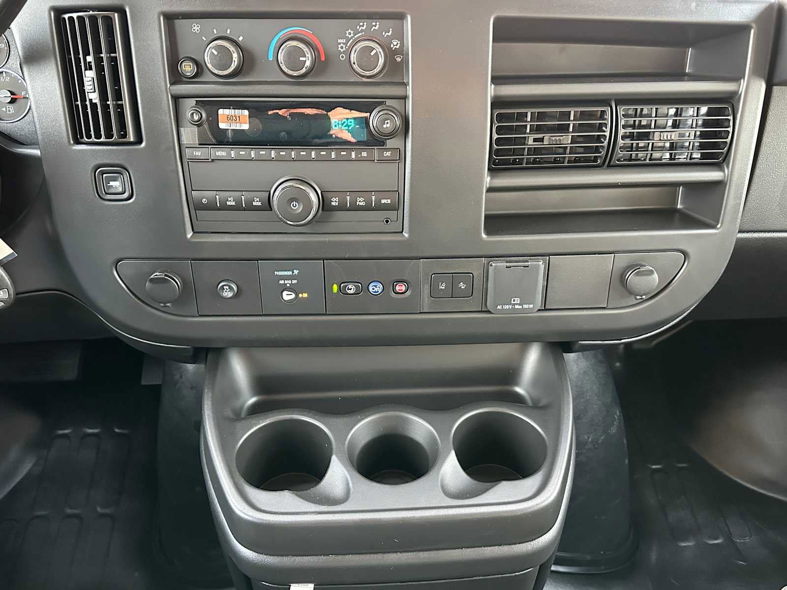 New 2025 GMC Savana 3500 Extended w/ Driver Convenience Package RWD image 26