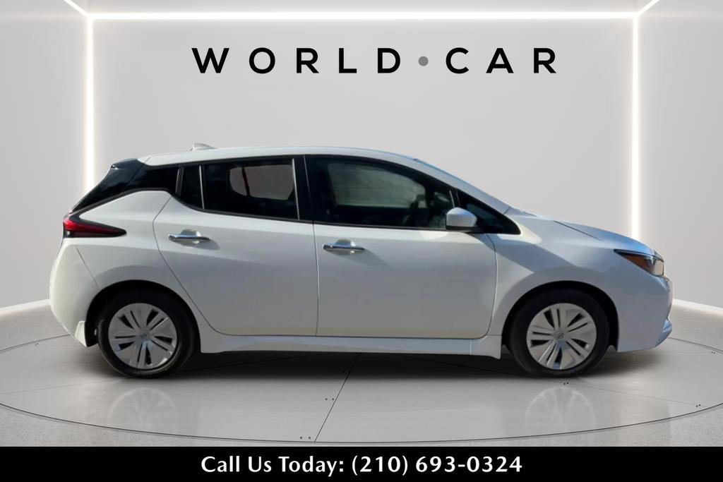 Used 2024 Nissan Leaf S image 8