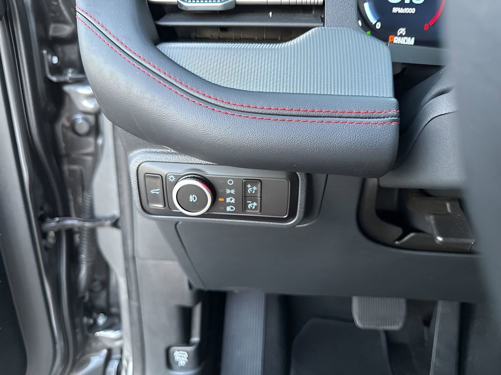 Used 2025 Ford Explorer ST image 29