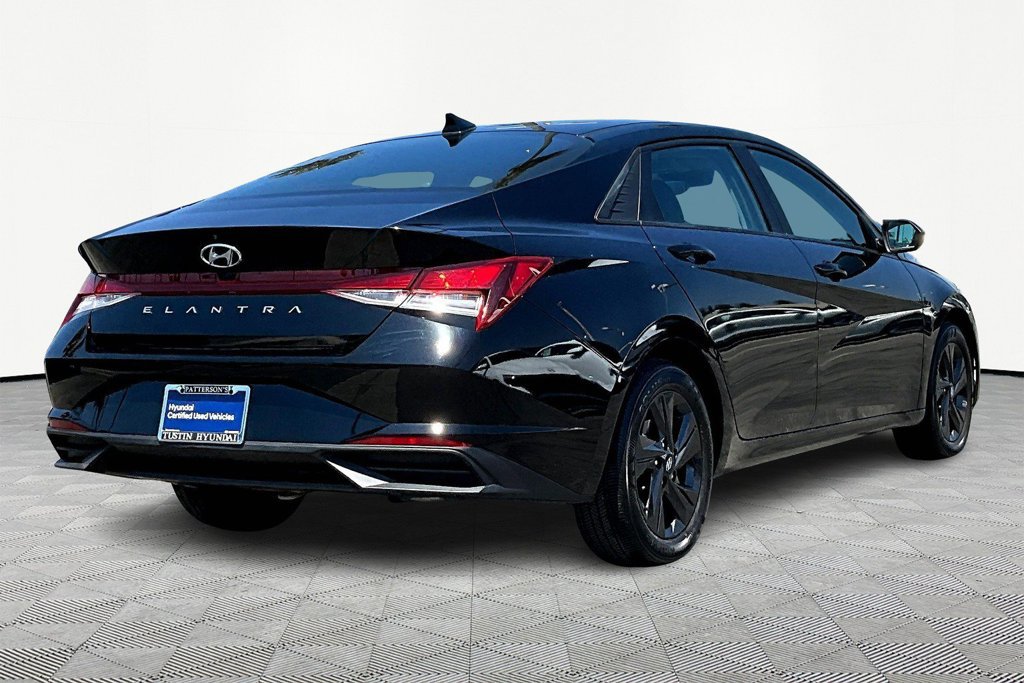 Certified 2023 Hyundai Elantra SEL FWD image 3