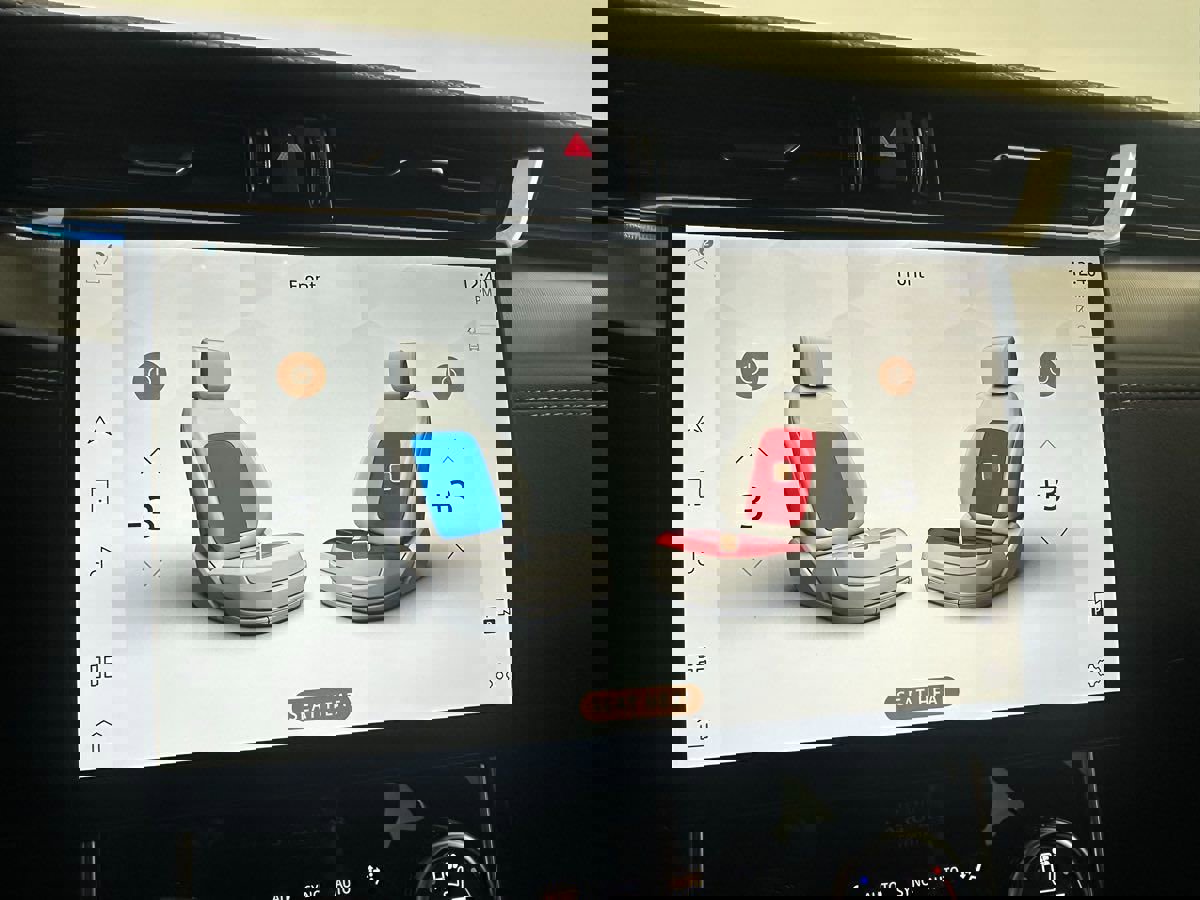 Used 2022 Jaguar XF R-Dynamic SE image 28