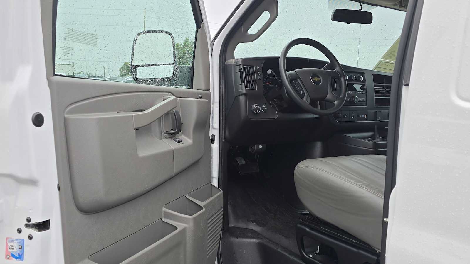 Used 2025 Chevrolet Express 2500 Extended w/ Driver Convenience Package RWD image 20