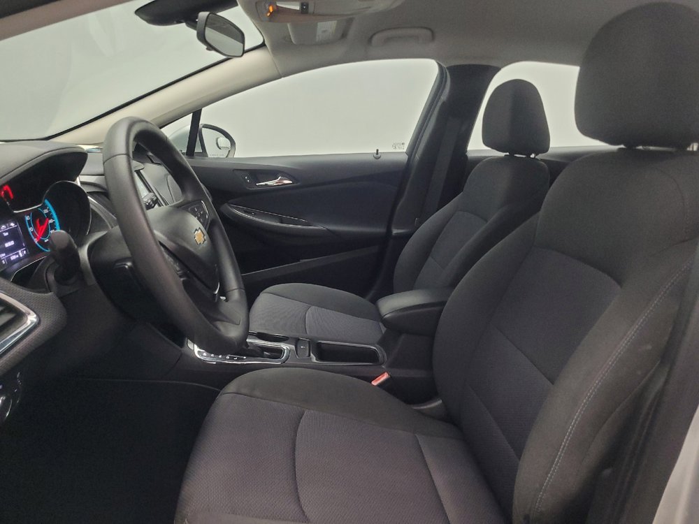 Used 2018 Chevrolet Cruze LT FWD image 17