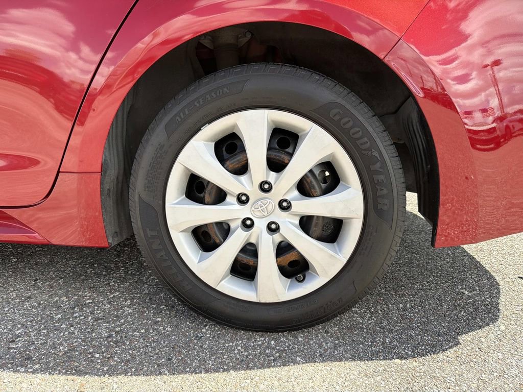 Used 2020 Toyota Corolla LE image 11