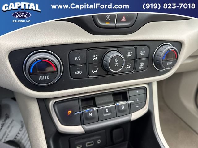 Used 2022 GMC Terrain Denali image 29