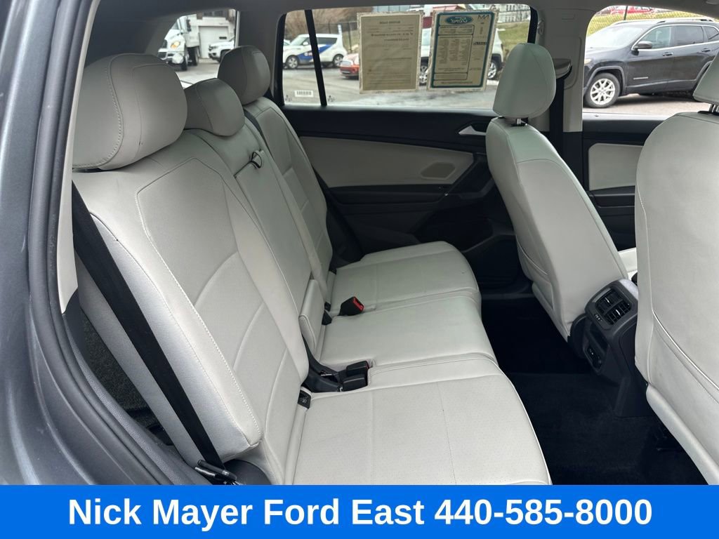 Used 2020 Volkswagen Tiguan SE w/ Panoramic Sunroof Package image 14