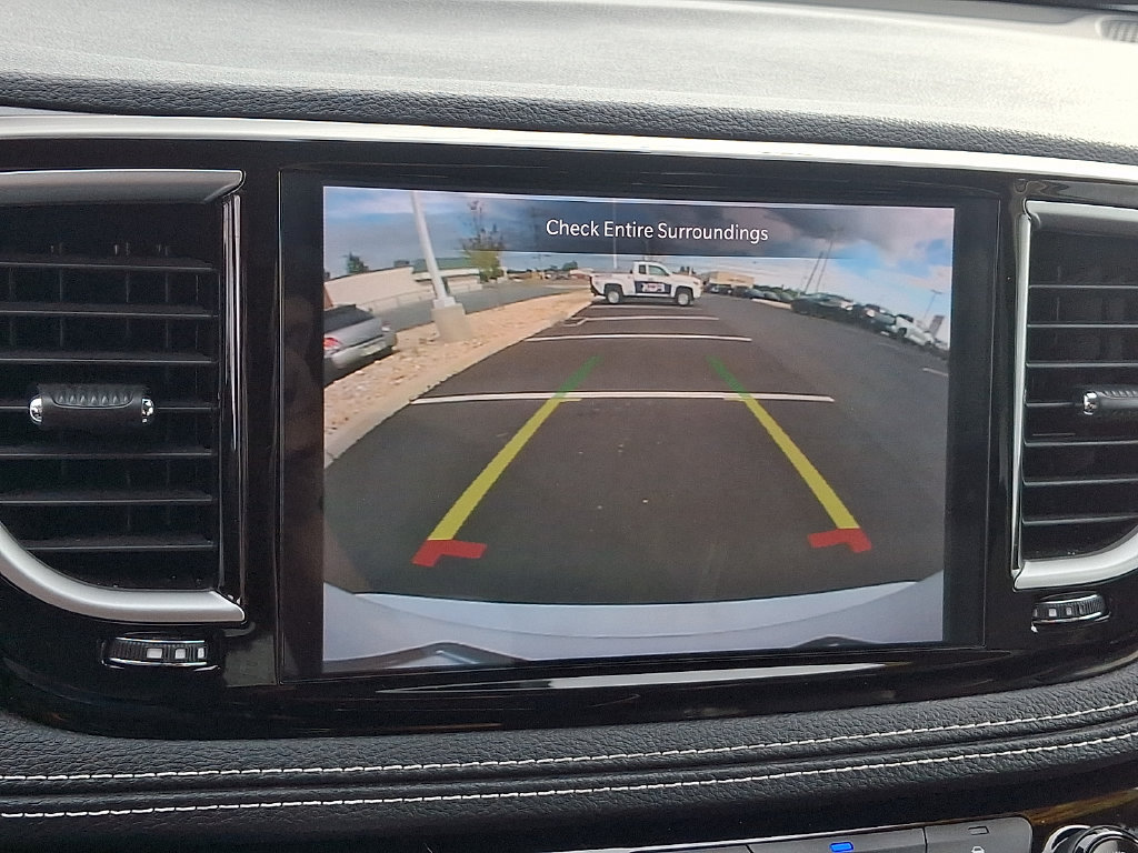 Used 2023 Chrysler Pacifica Touring-L FWD image 17