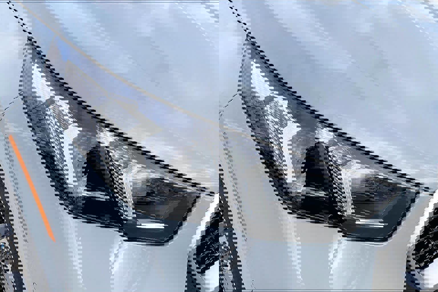 Used 2026 BMW X2 xDrive28i AWD/4WD image 26