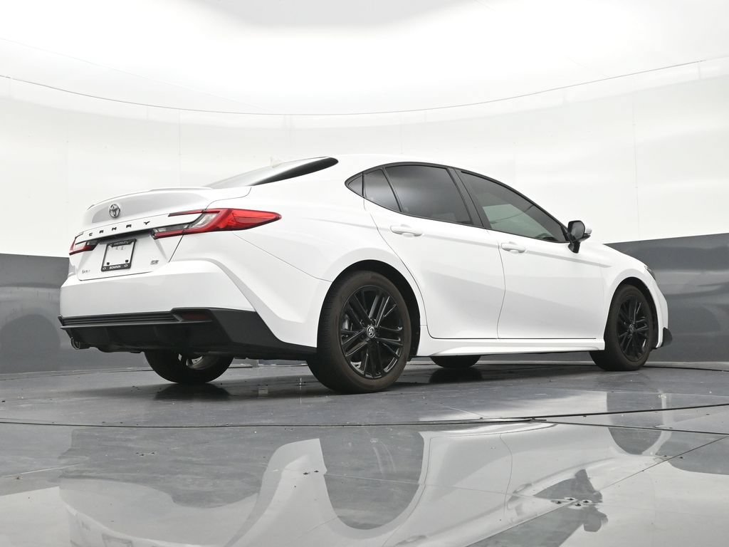 Used 2026 Toyota Camry SE FWD image 27