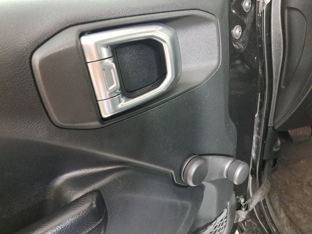 Used 2018 Jeep Wrangler Unlimited Sport image 15