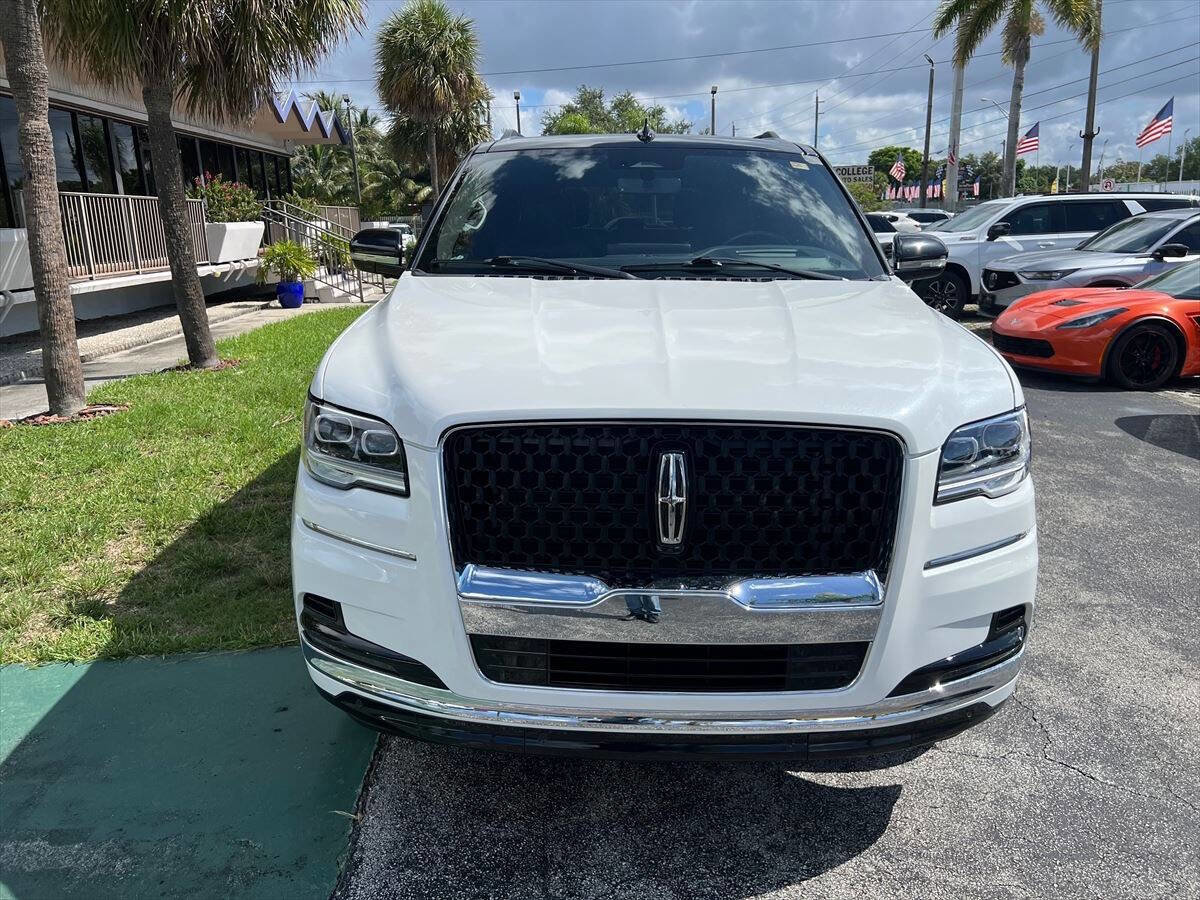 Used 2022 Lincoln Navigator Black Label image 3